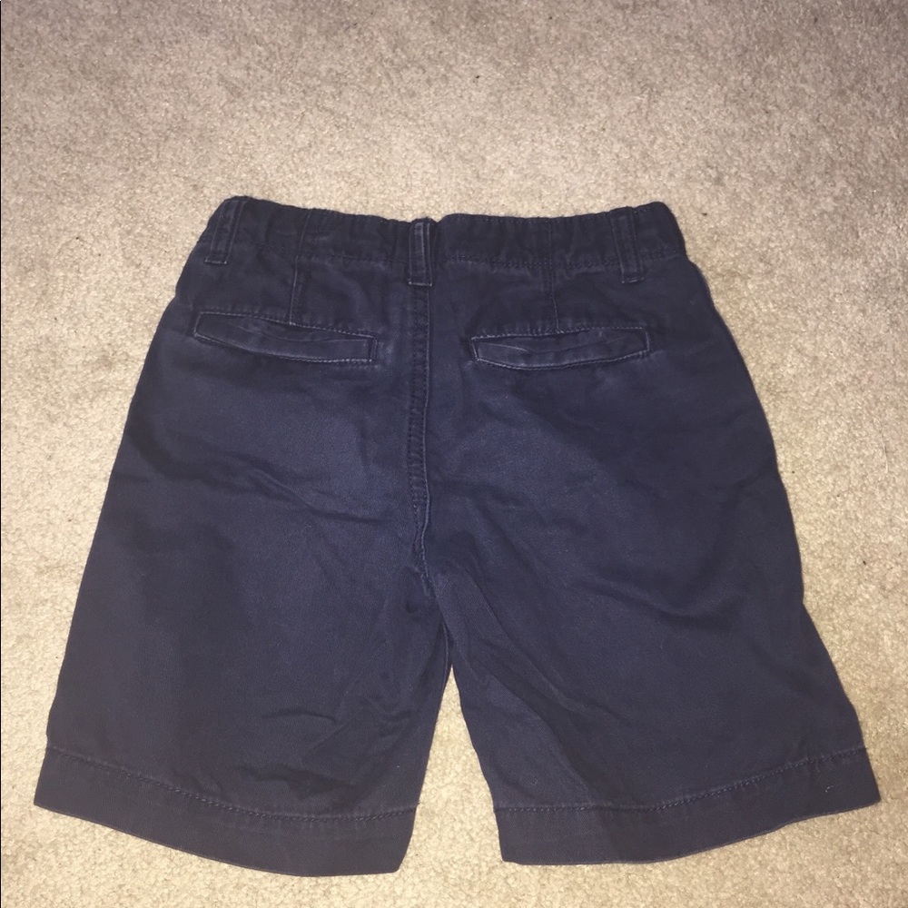 Boys GAP shorts size 6- Bin 2 - Picture 2 of 3